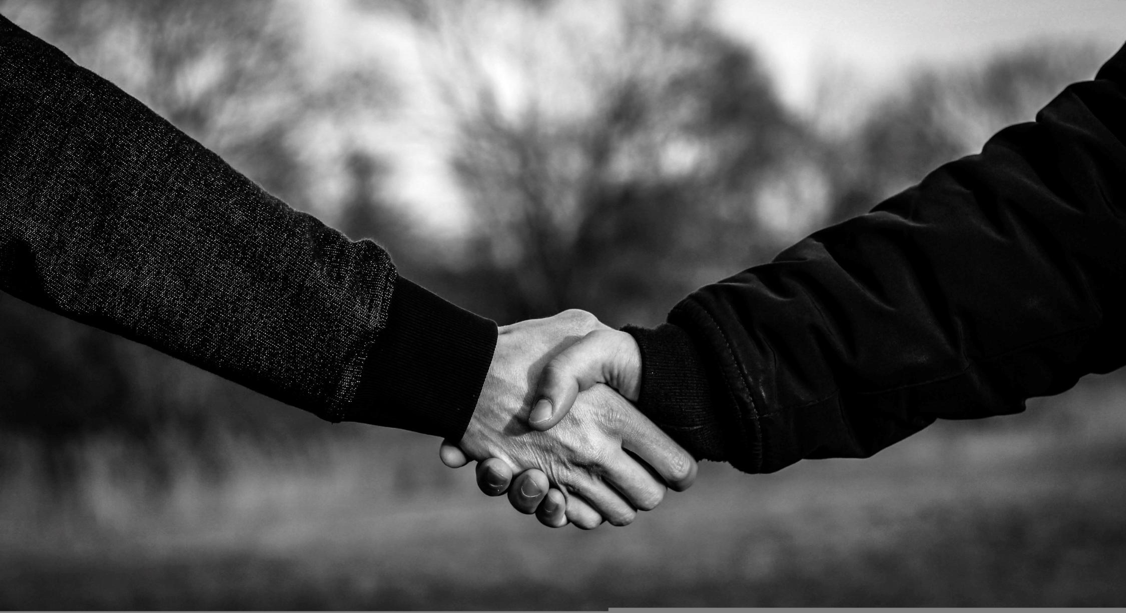 handshake-4040911