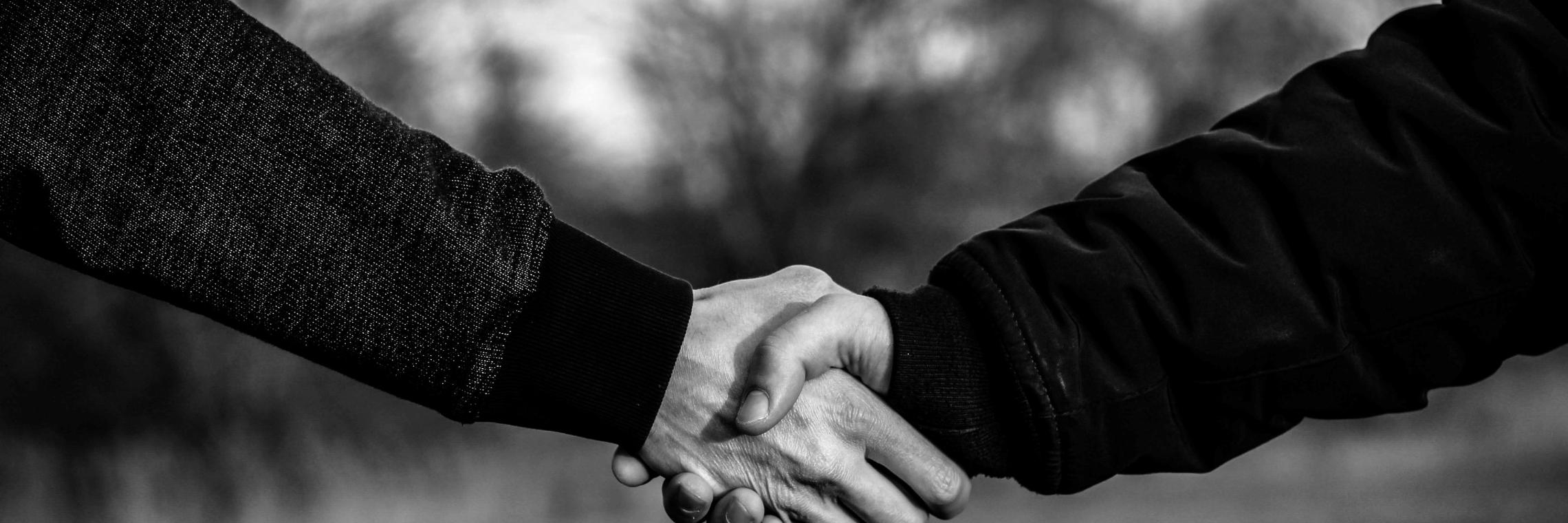 handshake-4040911